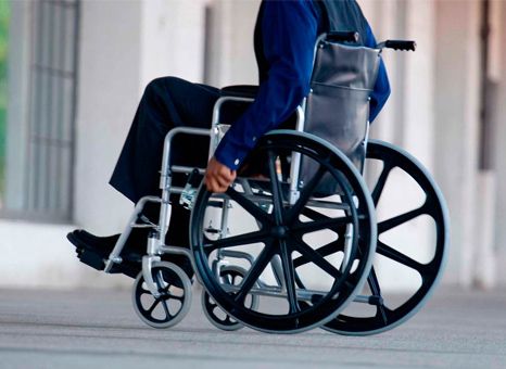 Ortopedia Madrileña persona en silla de ruedas